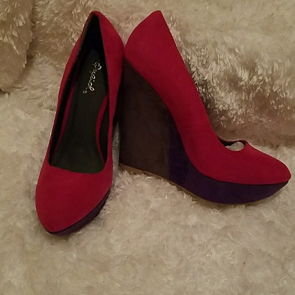 Color block wedges
